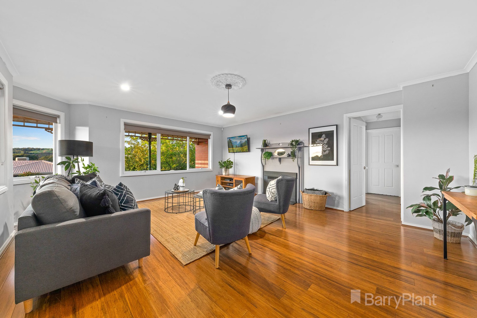 14 Valley View Crescent, Berwick, VIC 3806, Berwick - Thumbnail 3