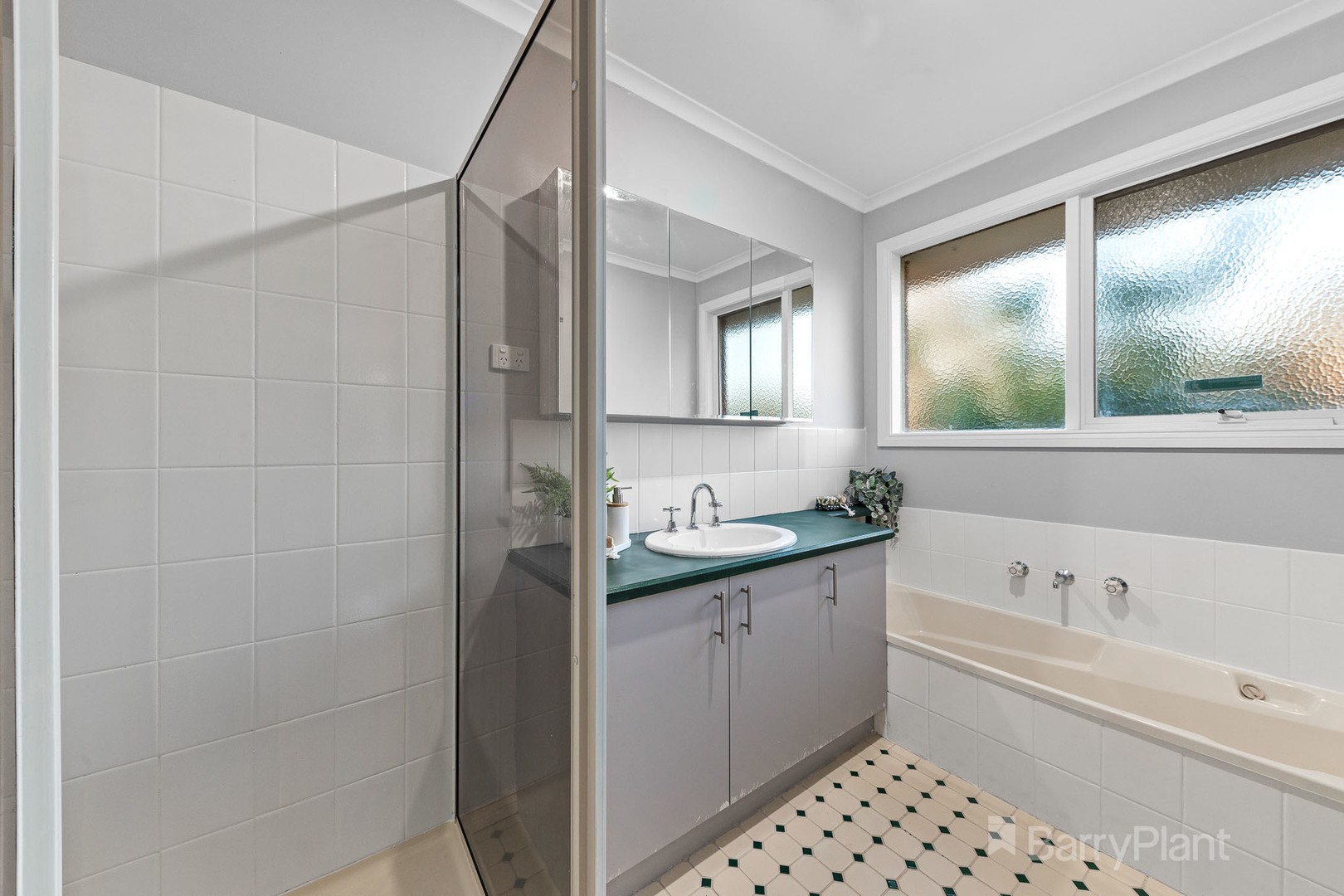 14 Valley View Crescent, Berwick, VIC 3806, Berwick - Thumbnail 8