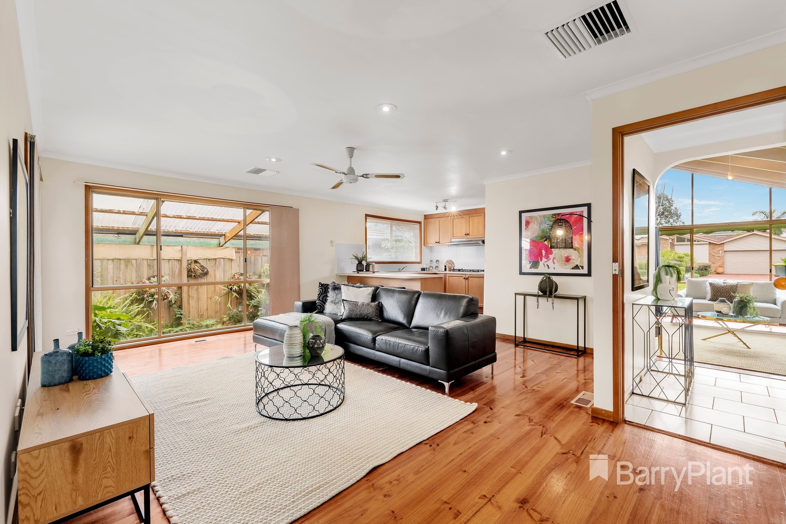 14 Veronica Crescent, Mill Park, VIC 3082, Mill Park - Thumbnail 4