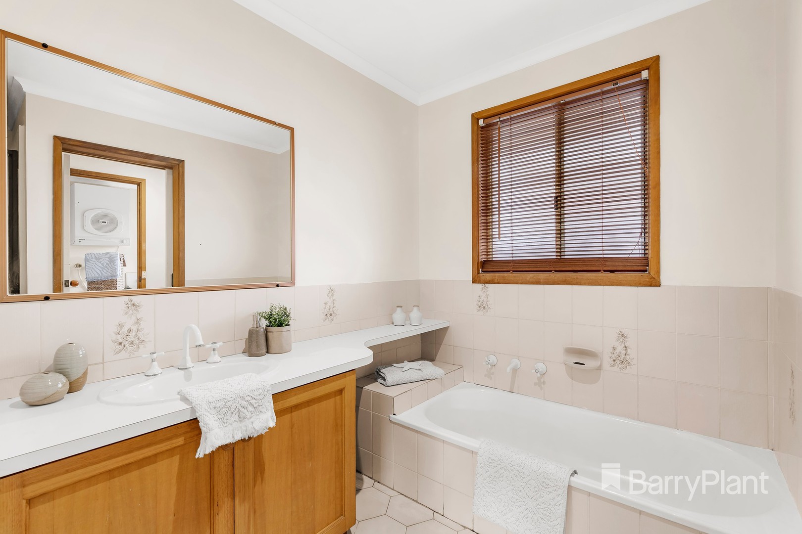 14 Veronica Crescent, Mill Park, VIC 3082, Mill Park - Thumbnail 7