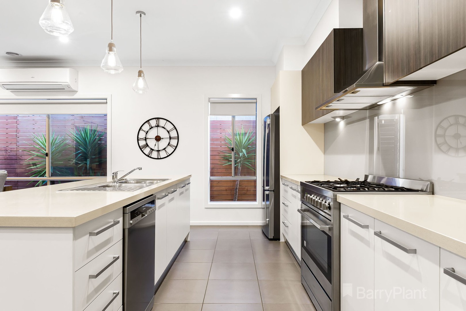 14 Waterside Drive, Pakenham, VIC 3810 - Thumbnail 2 - 07/10/2026