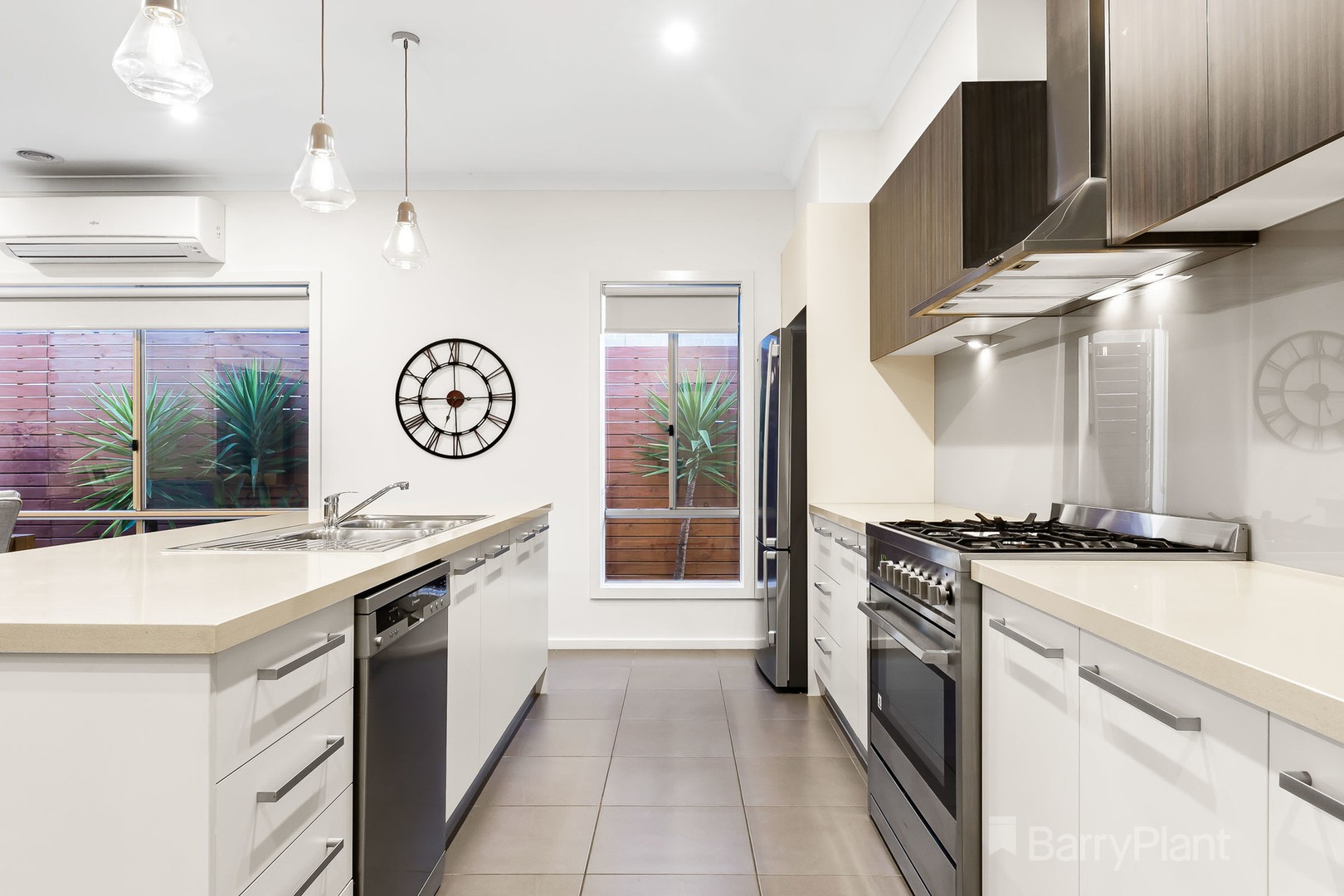 14 Waterside Drive, Pakenham, VIC 3810, Pakenham - Thumbnail 4
