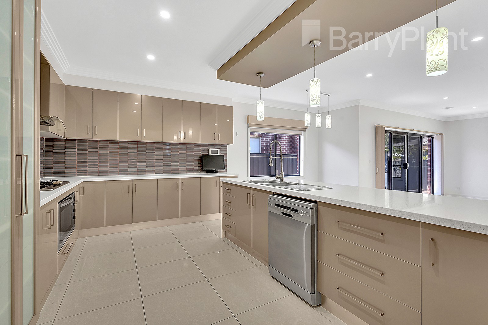 14 Westbury Parkway, Roxburgh Park, VIC 3064, Roxburgh Park - Thumbnail 3
