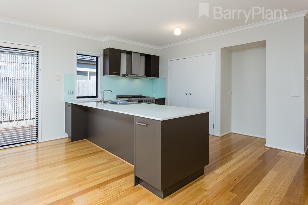 14 Wildcherry Place, Point Cook, VIC 3030, Point Cook - Thumbnail 2