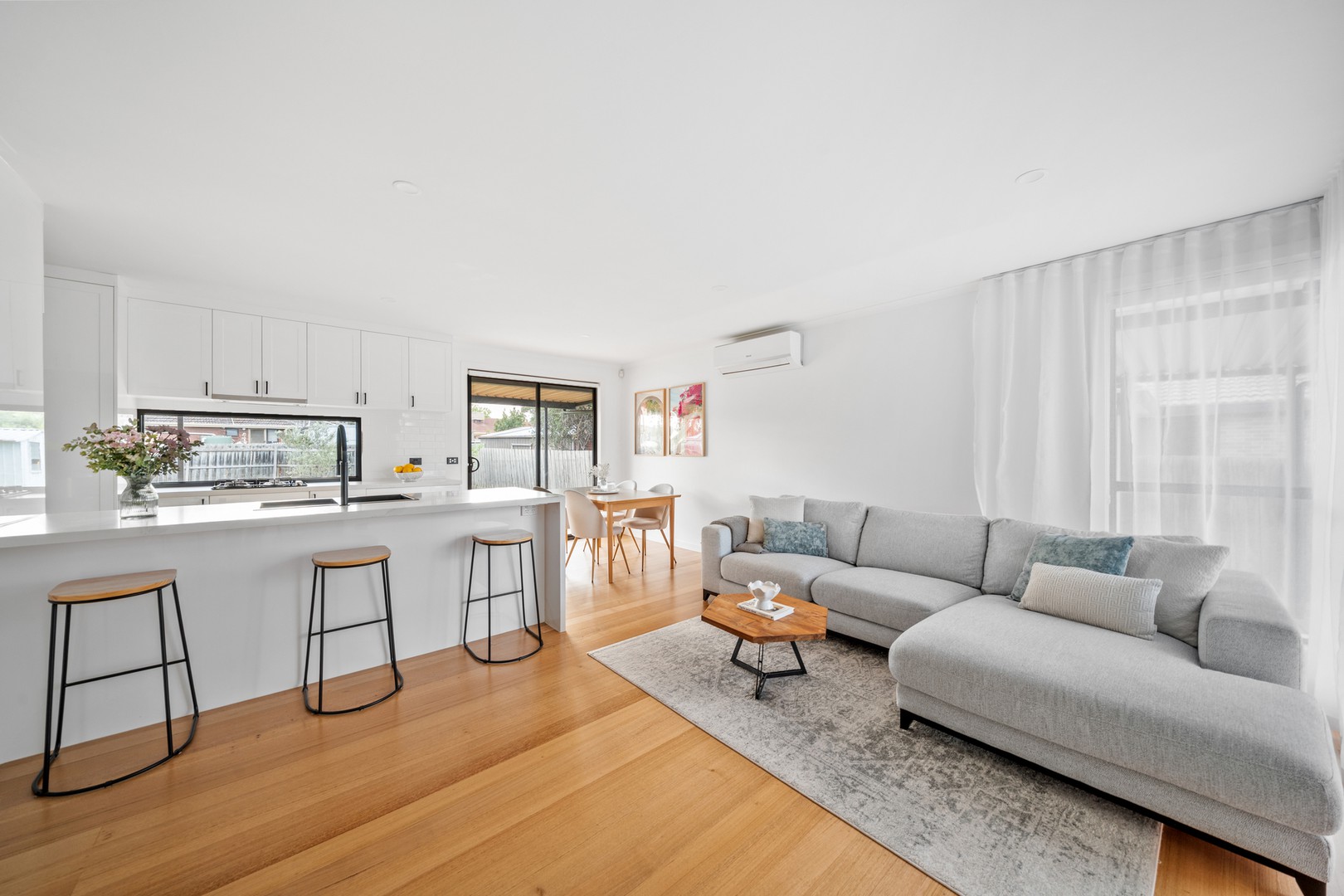 14 Wimmera Crescent, Keilor Downs, VIC 3038 - Thumbnail 2 - 08/10/2025