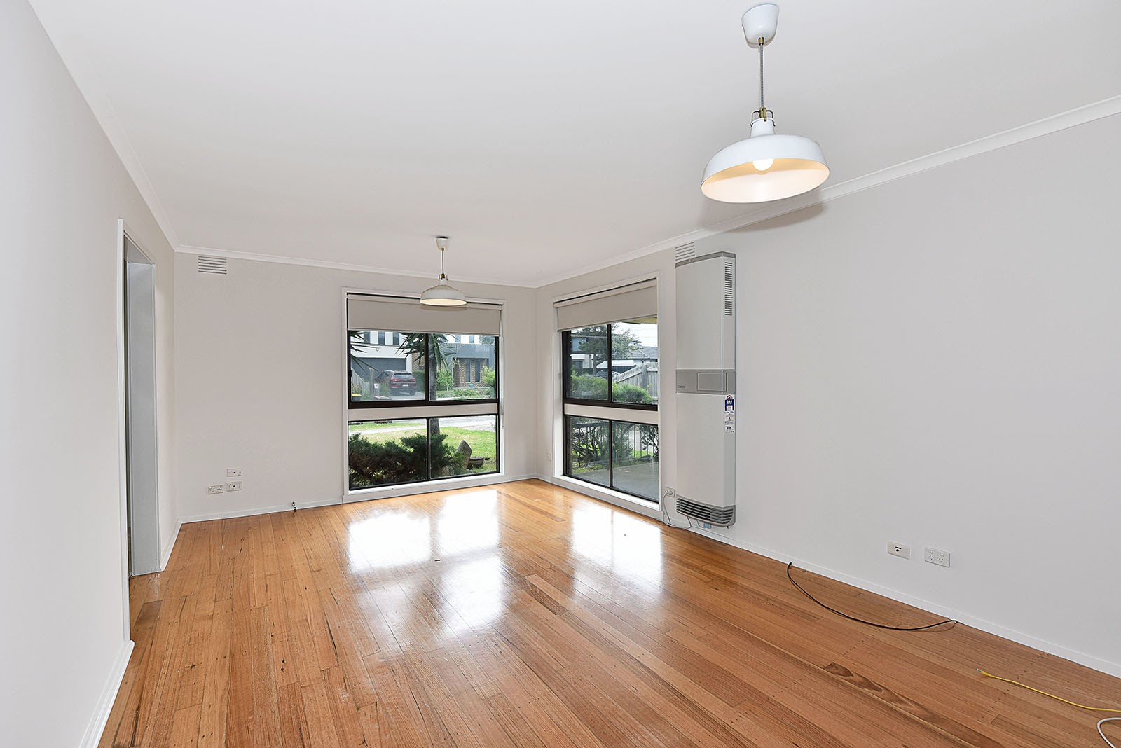 14 Windermere Cres, Gladstone Park, VIC 3043, Gladstone Park - Thumbnail 2
