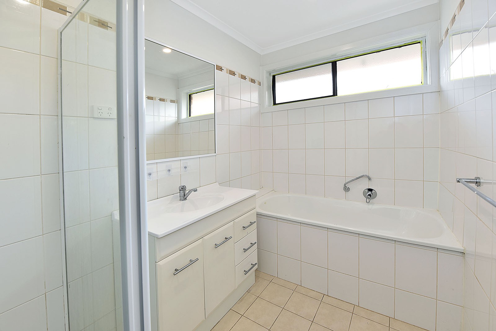 14 Windermere Cres, Gladstone Park, VIC 3043, Gladstone Park - Thumbnail 5