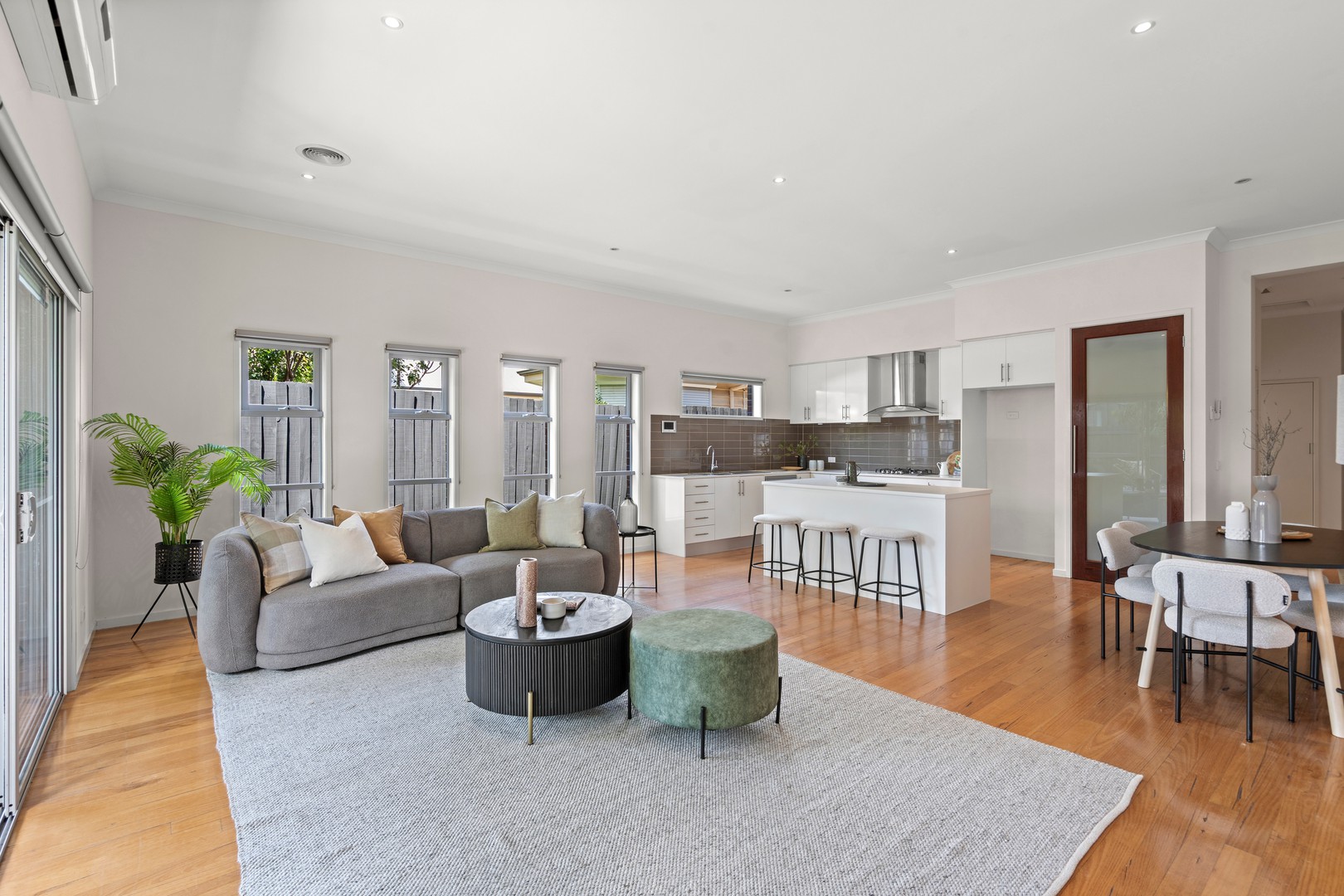 140 Victory Road, Airport West, VIC 3042, Airport West - Thumbnail 2