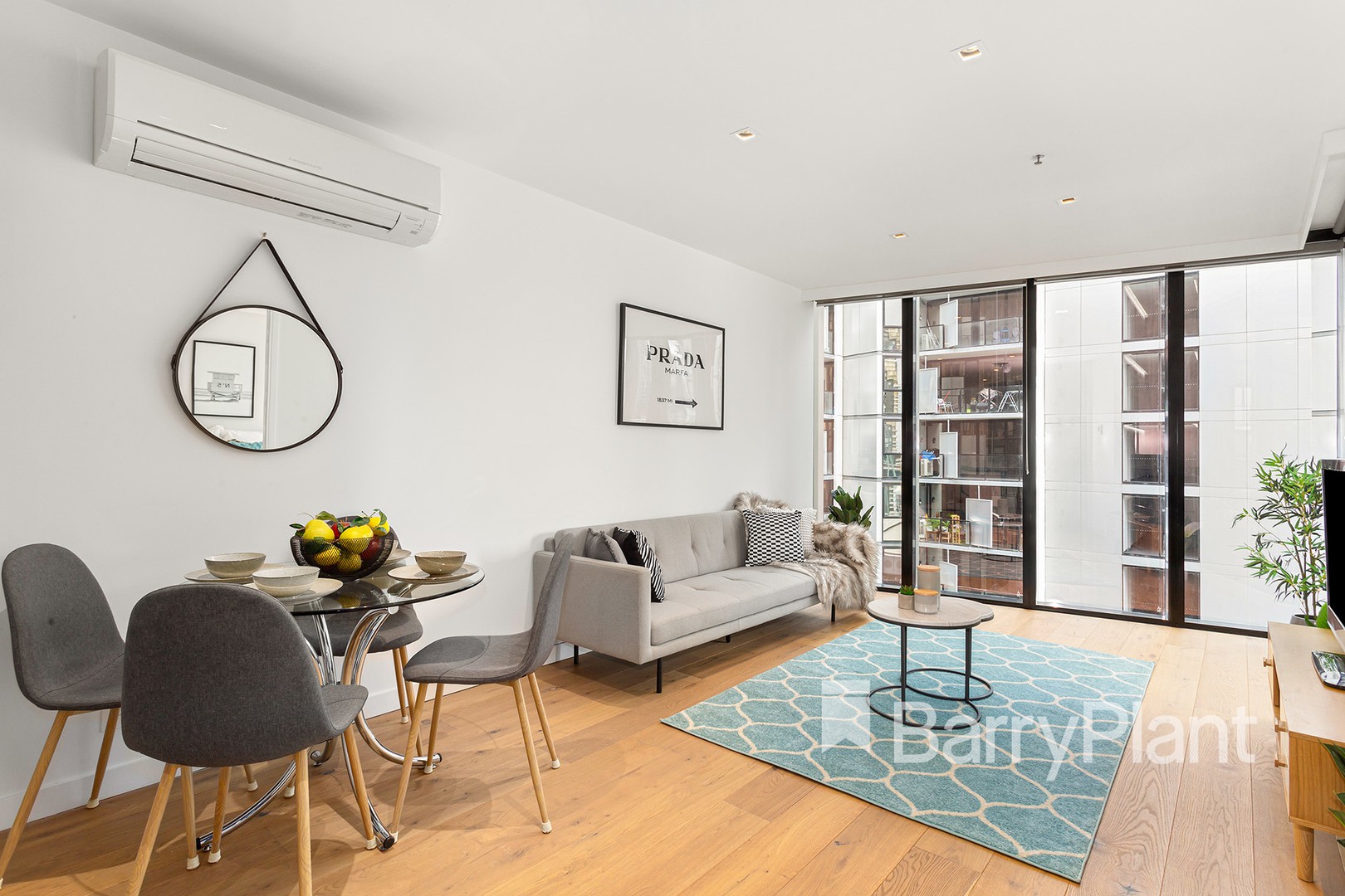 1403/677 La Trobe Street, Docklands, VIC 3008 - Thumbnail 2 - 09/11/2022