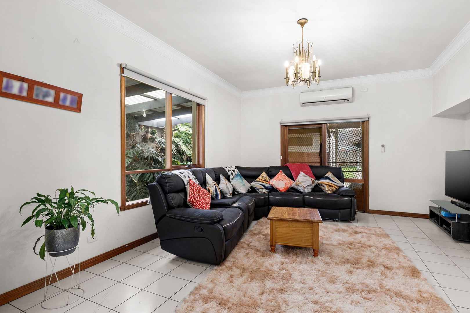 141 Cooper St, Essendon, VIC 3040 - Thumbnail 2 - 08/10/2025