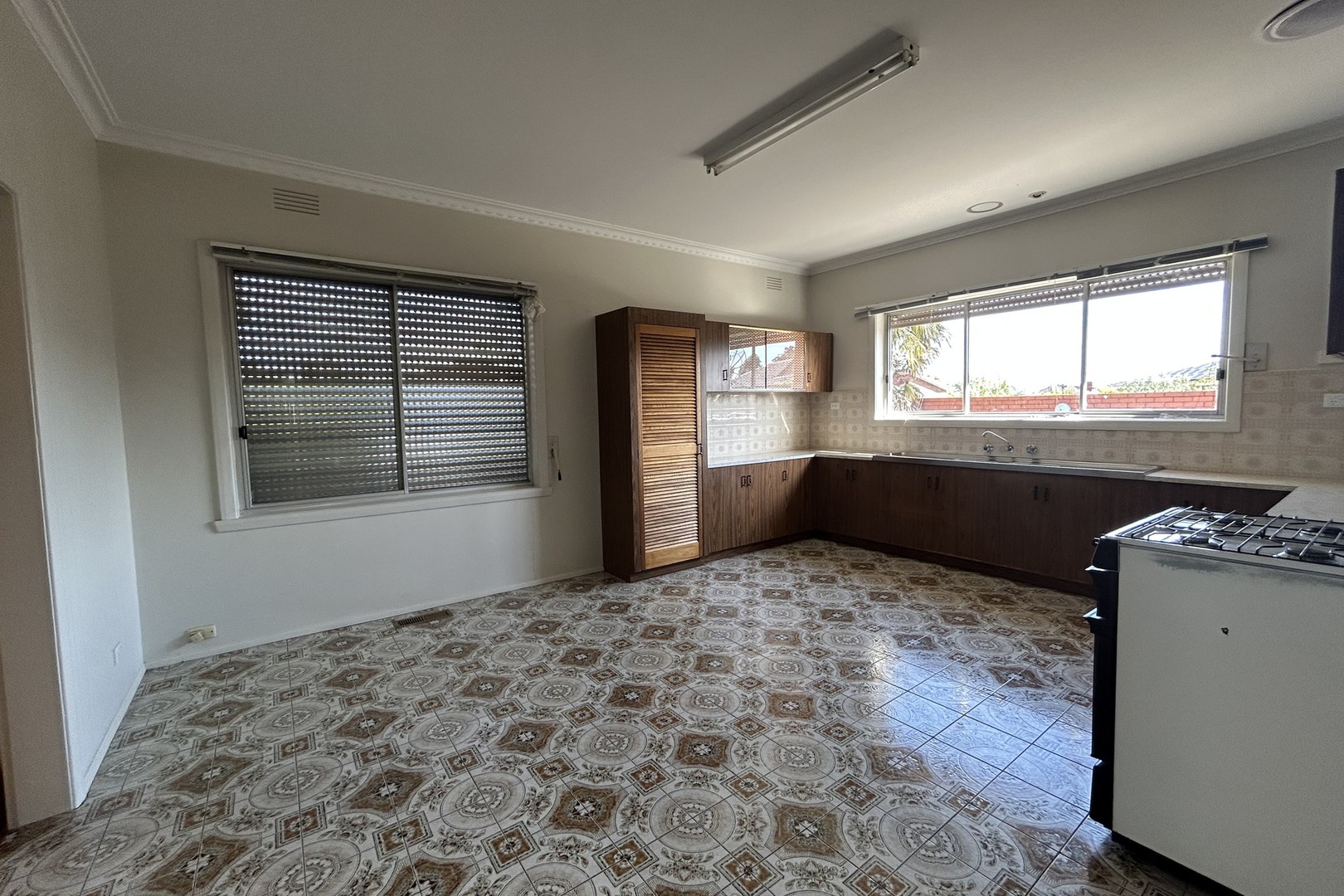 141 Hughes Parade, Reservoir, VIC 3073, Reservoir - Thumbnail 4