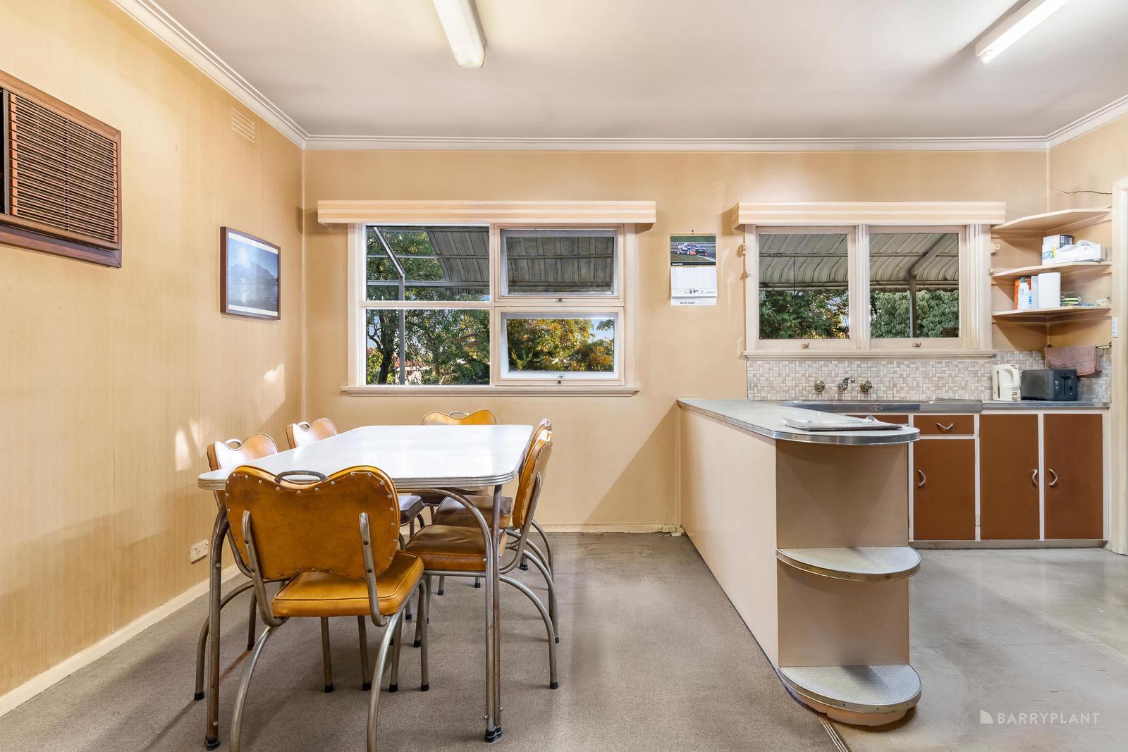 141 Mountain View Road, Briar Hill, VIC 3088, Briar Hill - Thumbnail 3
