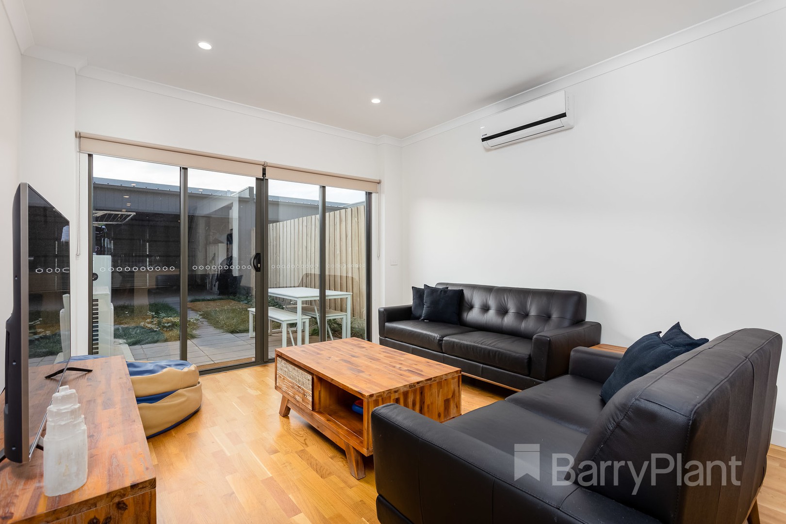 141 Waterhaven Boulevard, Point Cook, VIC 3030, Point Cook - Thumbnail 4