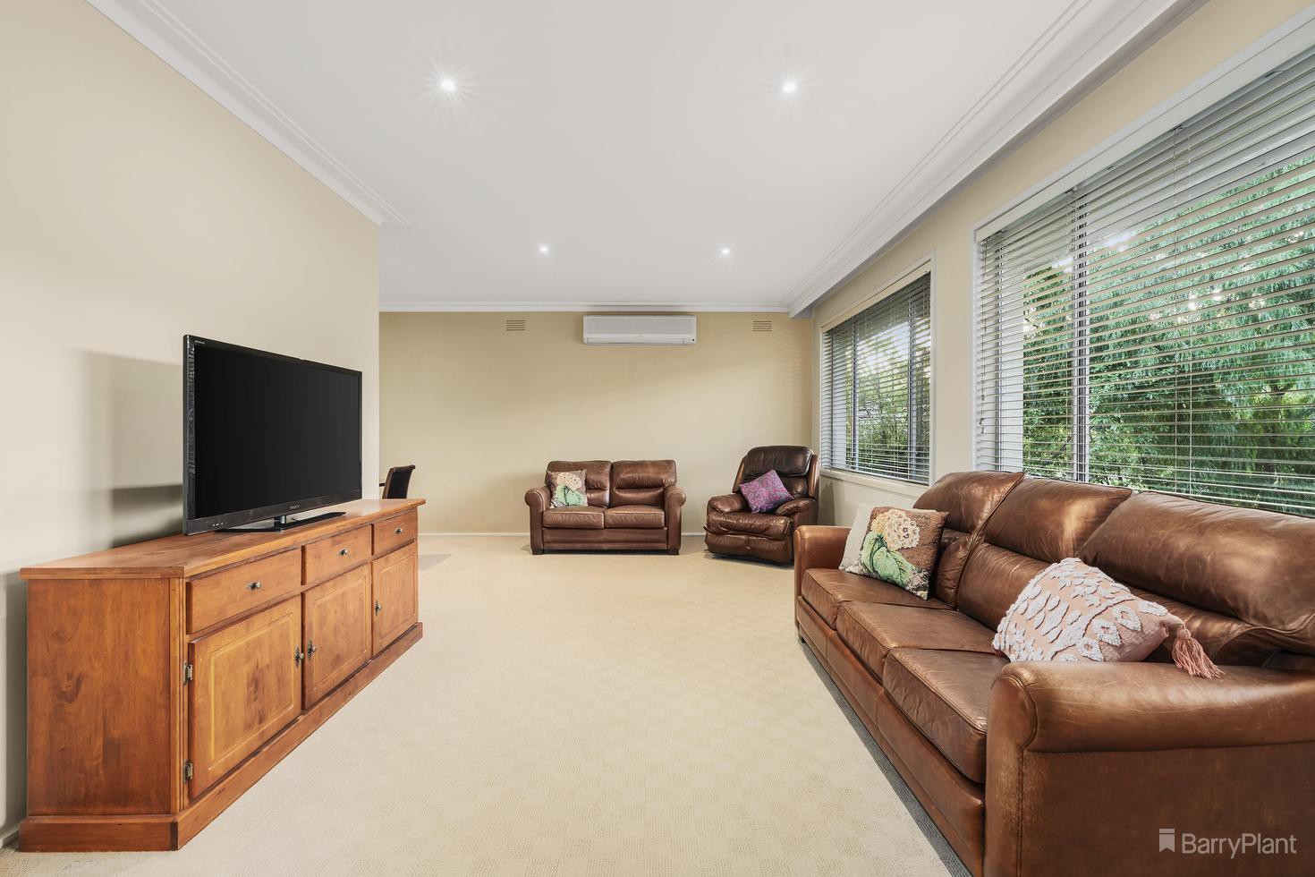 142 Mountain View Parade, Rosanna, VIC 3084, Rosanna - Thumbnail 3