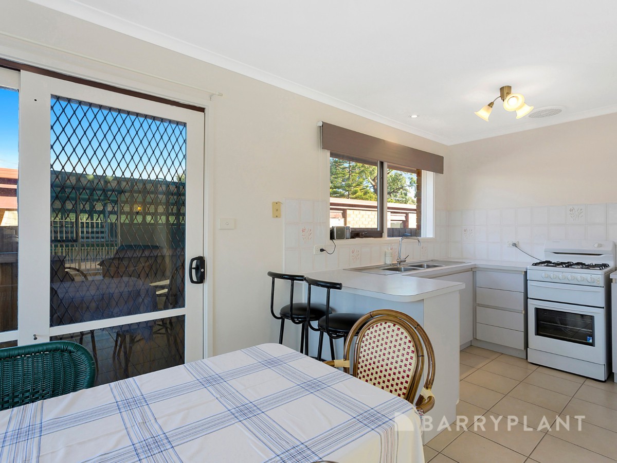 142 Seventh Avenue, Rosebud, VIC 3939, Rosebud - Thumbnail 3