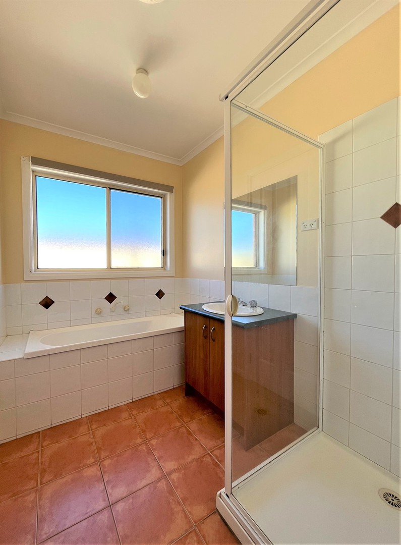 142 Tarneit Road, Werribee, VIC 3030, Werribee - Thumbnail 8