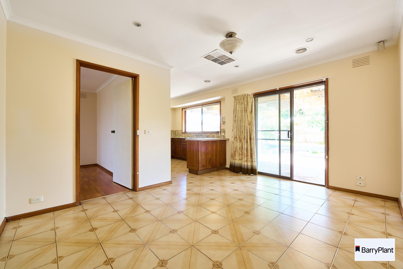 143 Bourke Road, Clayton South, VIC 3169, Clayton South - Thumbnail 5