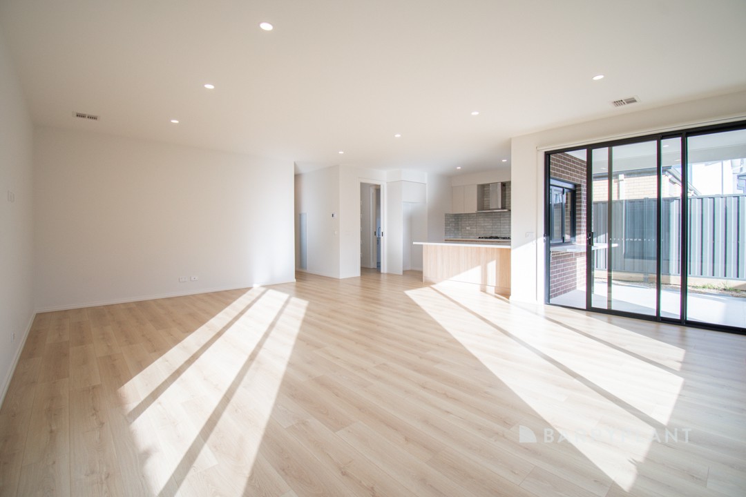 143 Carnival Boulevard, Berwick, VIC 3806, Berwick - Thumbnail 4