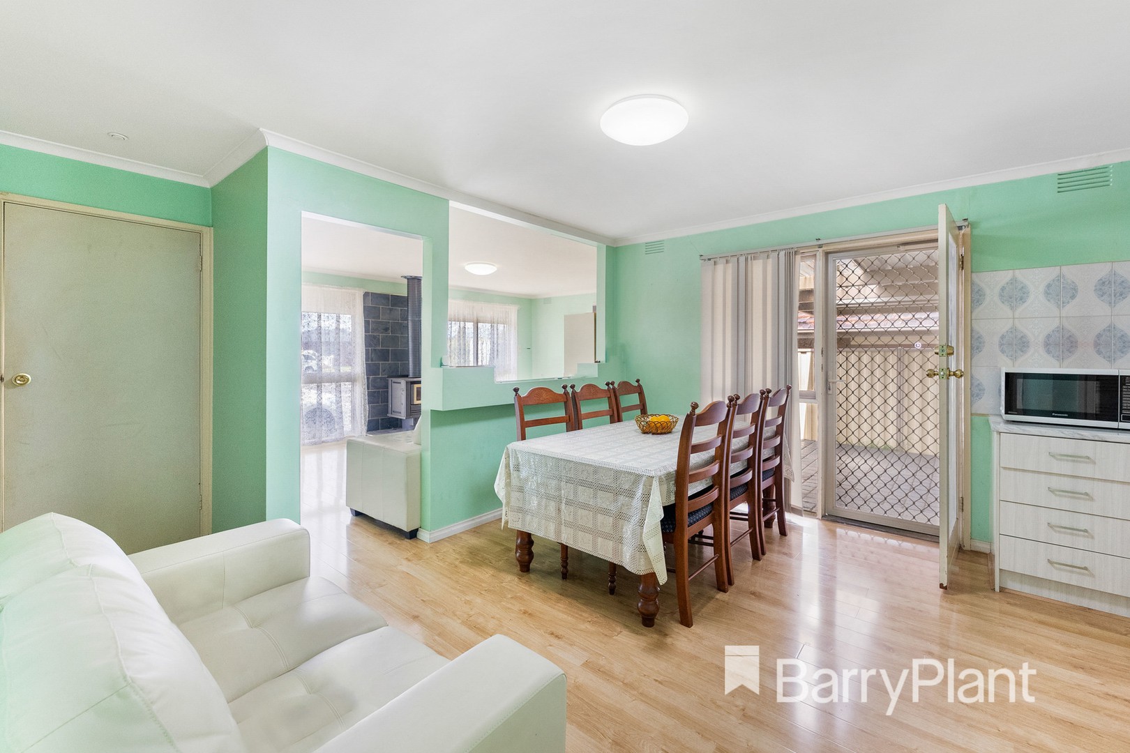 15 Lawson Parade, Heidelberg Heights, Kings Park - Thumbnail 4