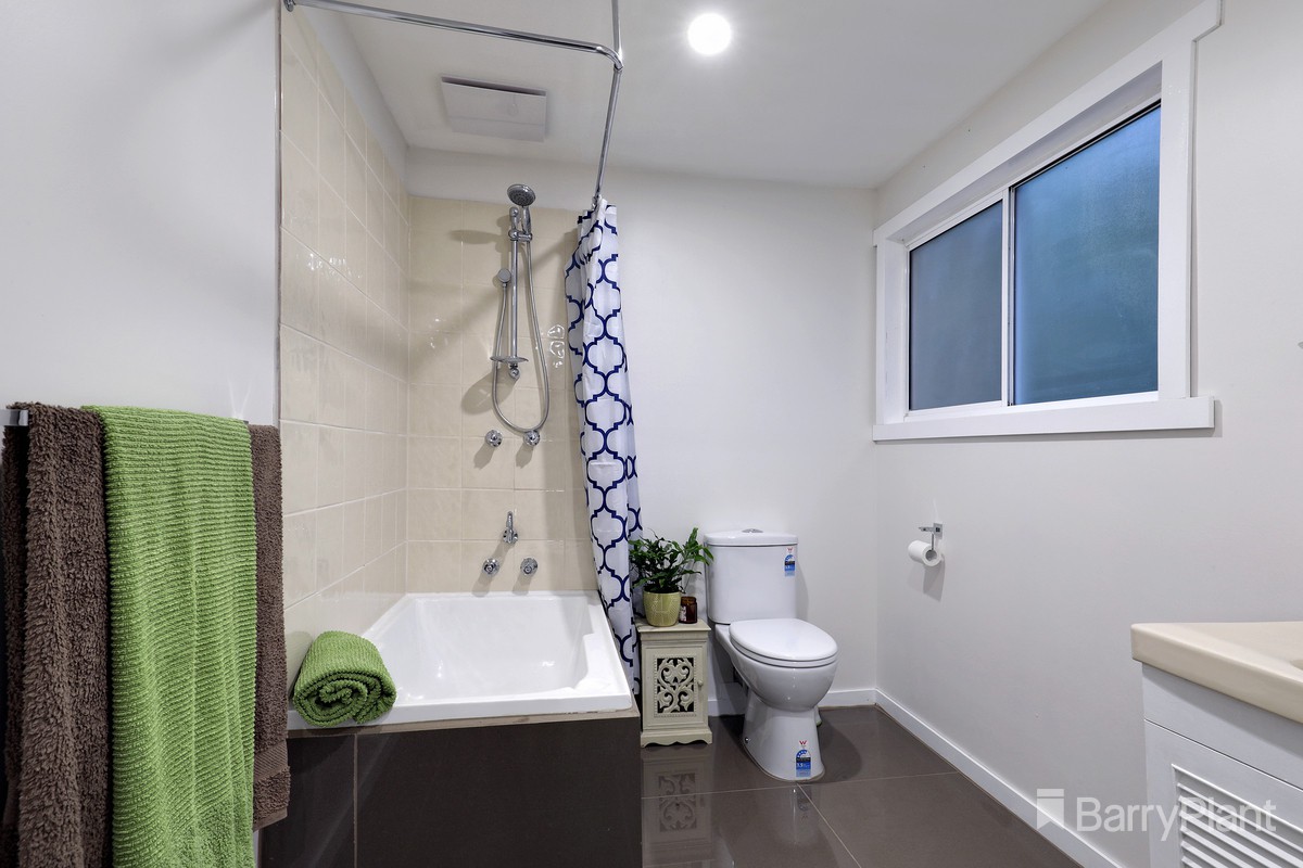 145 Kirk Road, Cockatoo, VIC 3781, Cockatoo - Thumbnail 2