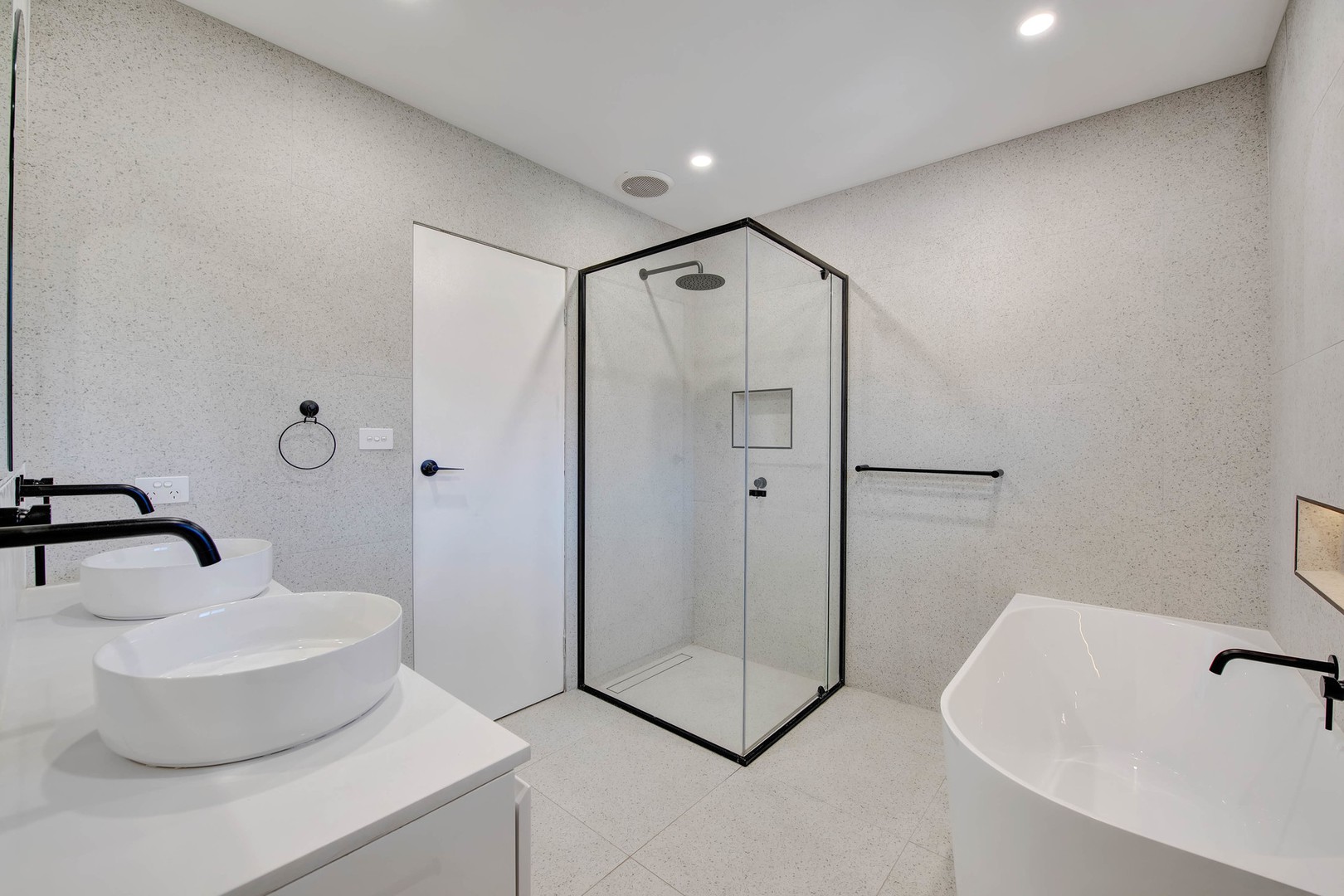 145 Roycroft Avenue, Mill Park, VIC 3082, Mill Park - Thumbnail 3