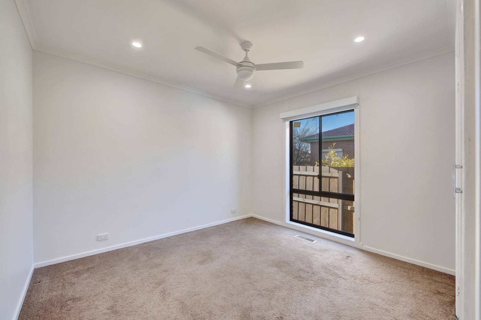 145 Roycroft Avenue, Mill Park, VIC 3082, Mill Park - Thumbnail 5