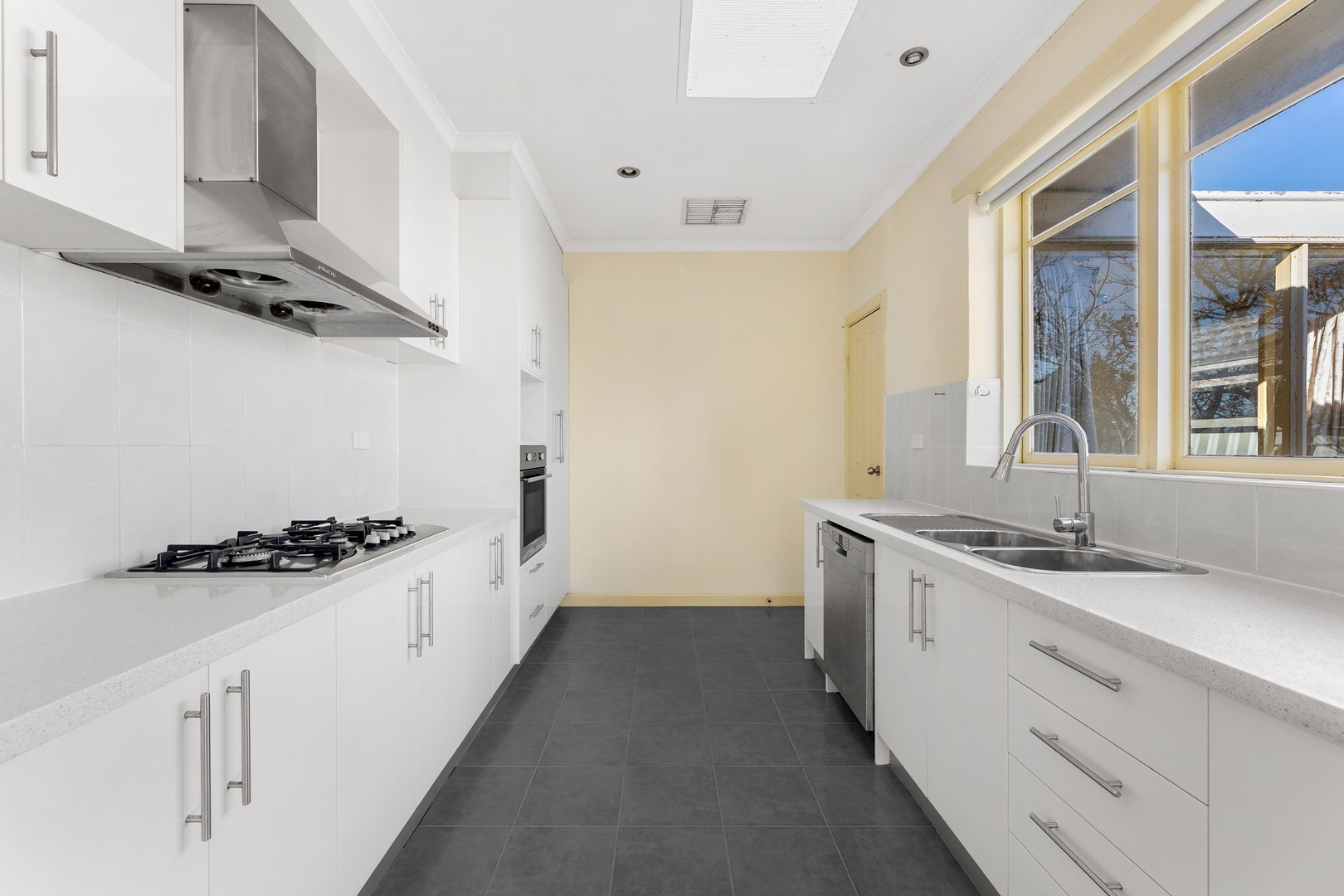 146 Dorking Road, Box Hill North, VIC 3129, Box Hill North - Thumbnail 3