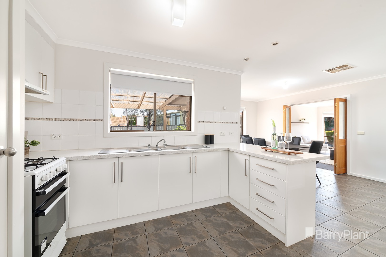 146 Lightwood Crescent, Meadow Heights, VIC 3048, Meadow Heights - Thumbnail 3