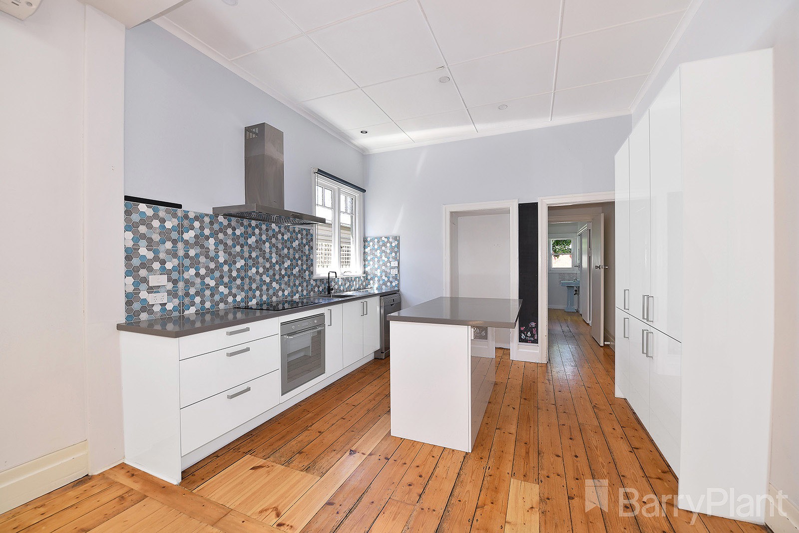 146 Spring Street, Reservoir, VIC 3073 - Thumbnail 1 - 05/11/2021