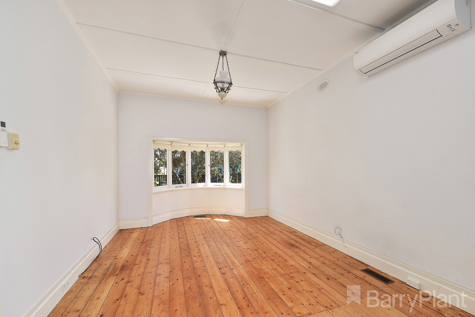 146 Spring Street, Reservoir, VIC 3073 - Thumbnail 2 - 05/11/2021