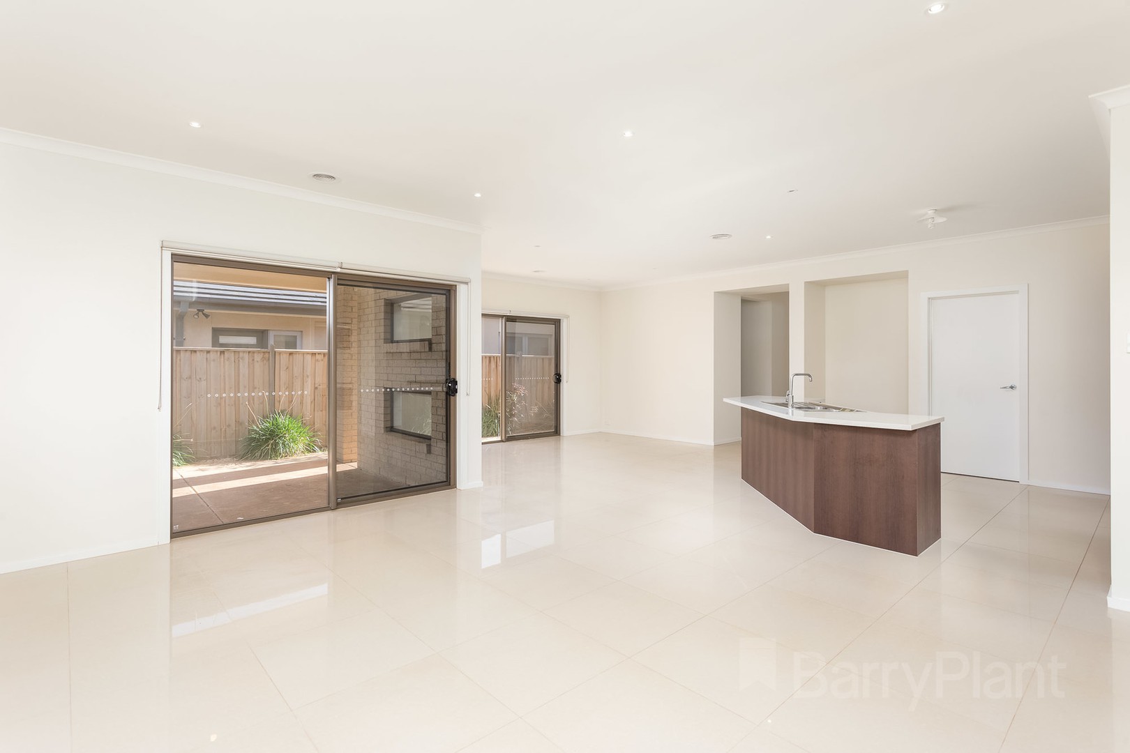 147 Beachview Parade, Sanctuary Lakes, VIC 3030, Sanctuary Lakes - Thumbnail 4