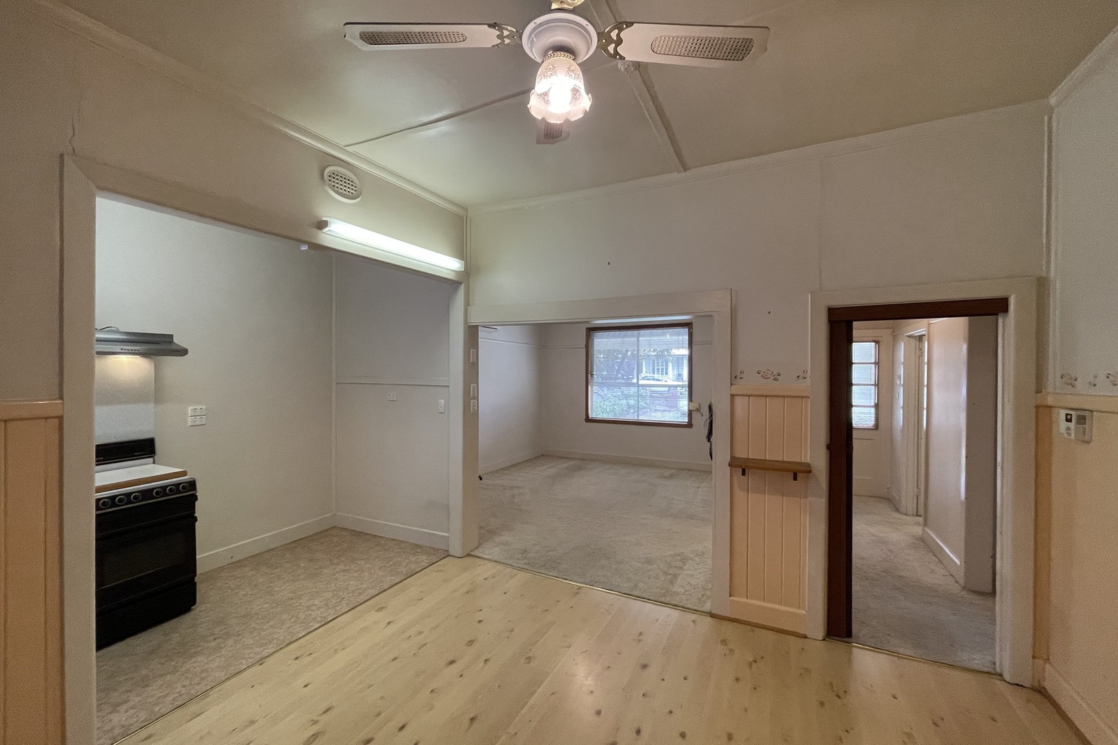 147 Rathcown Road, Reservoir, VIC 3073, Reservoir - Thumbnail 4