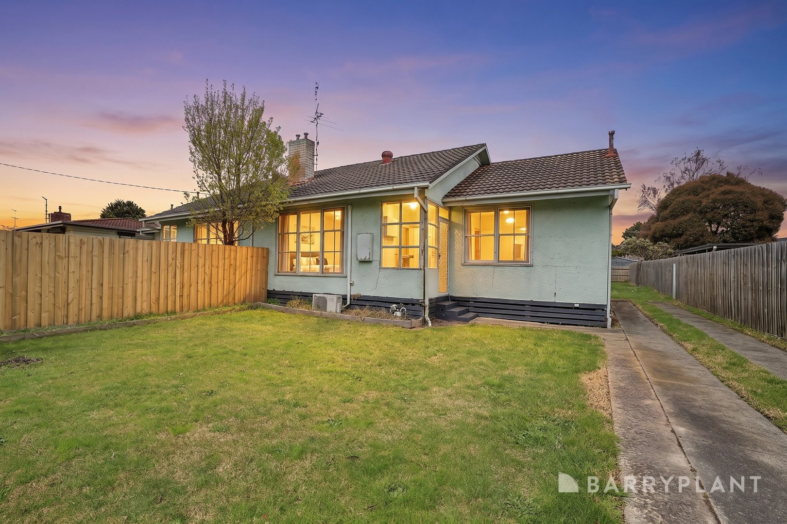 147 Service Road South, Moe - Image 1