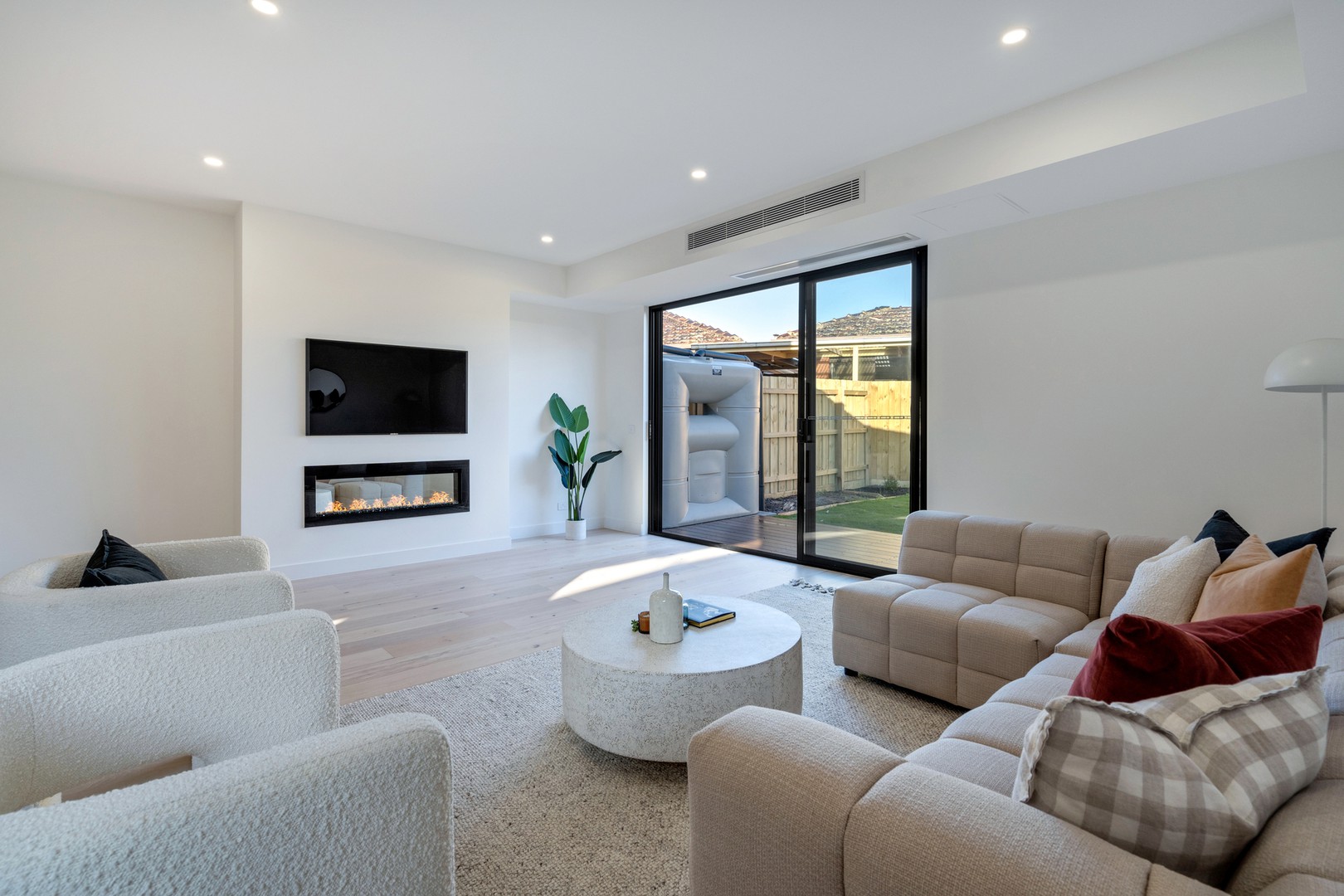 14A Rosenthal Crescent, Reservoir, VIC 3073, Reservoir - Thumbnail 6