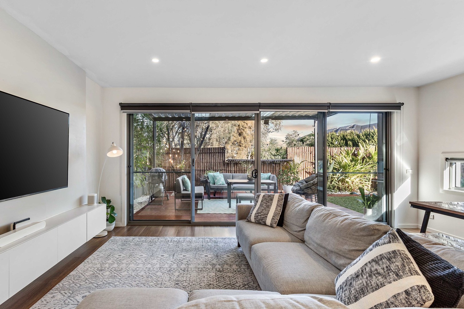 15/1 The Close, Caroline Springs, VIC 3023 - Thumbnail 2 - 21/06/2024