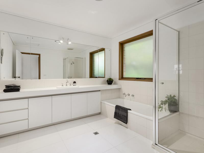 15-16 Dirlton Crescent, Park Orchards, VIC 3114, Park Orchards - Thumbnail 5