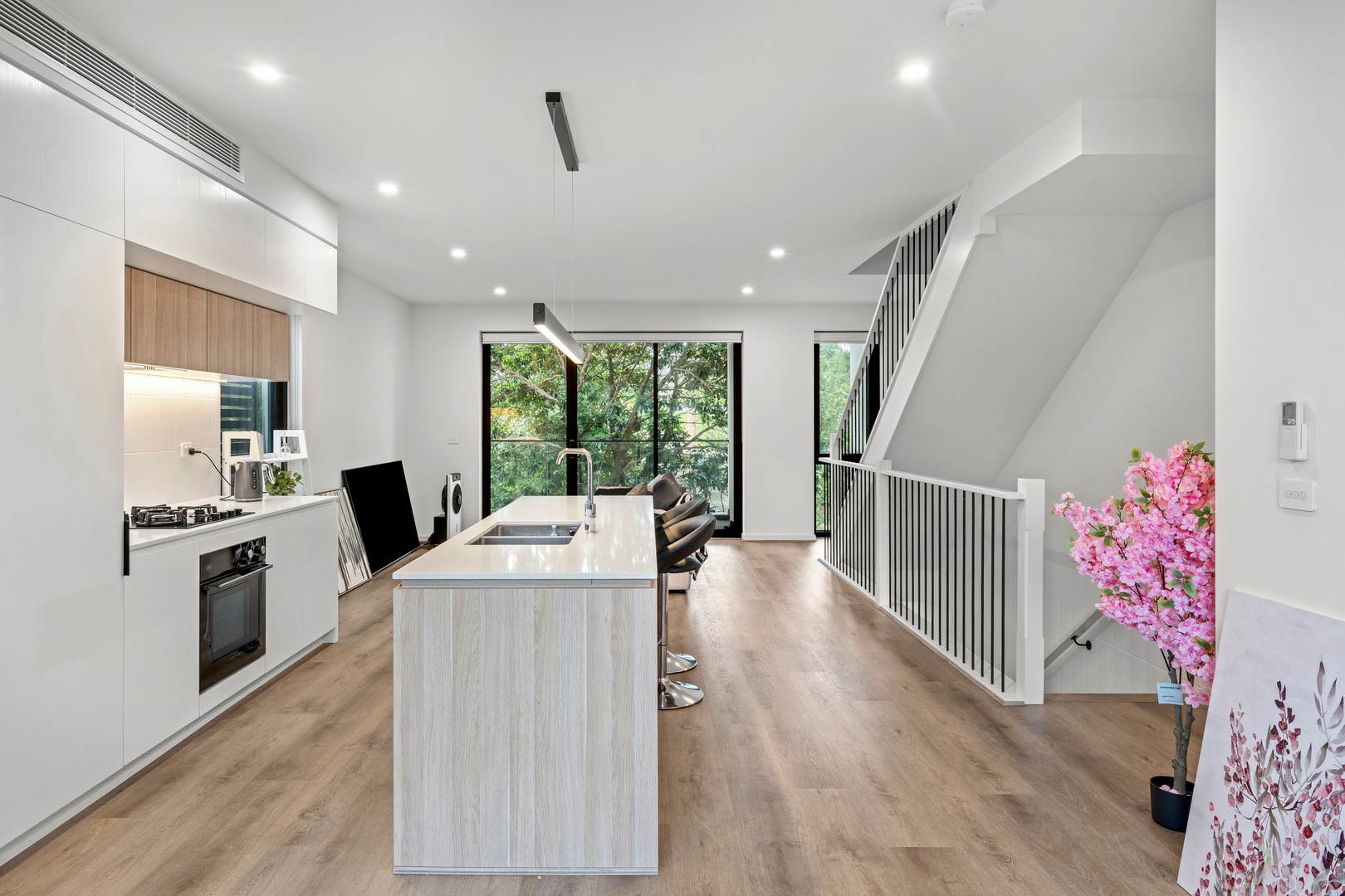 15/492 Pascoe Vale Road, Strathmore, VIC 3041 - Thumbnail 2 - 10/04/2026