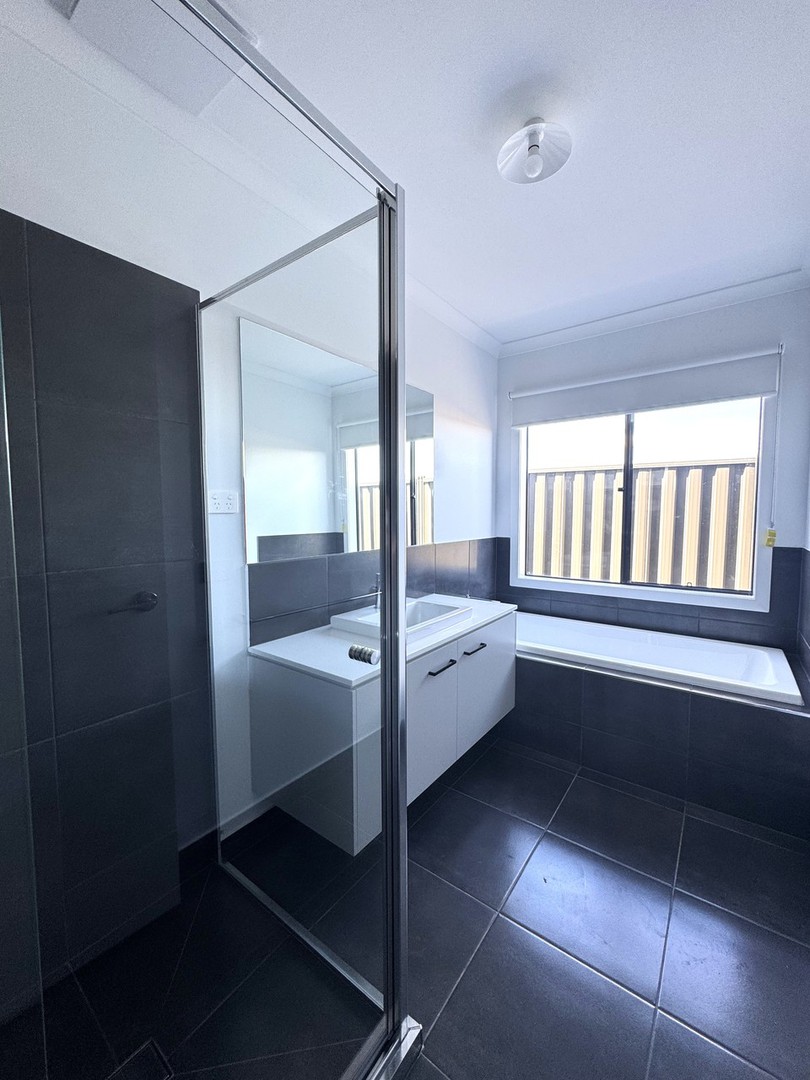 15 Acanea Street, Strathtulloh, VIC 3338, Strathtulloh - Thumbnail 7