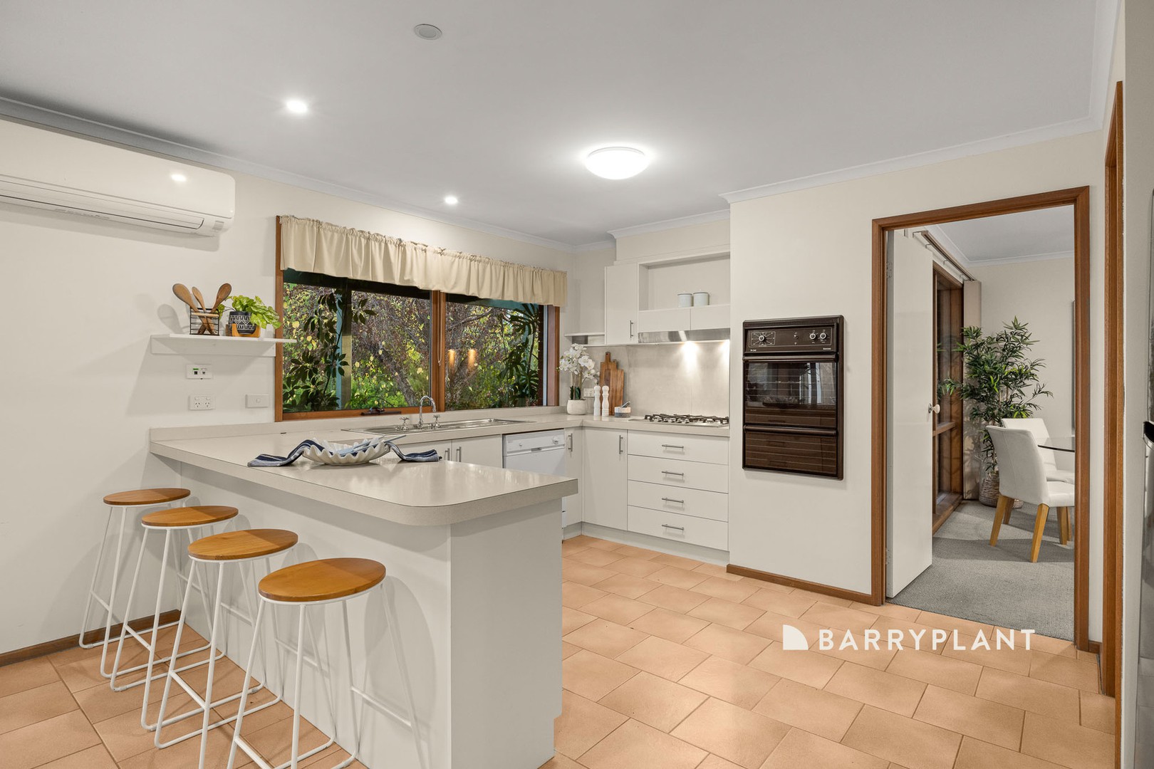 15 Arnup Crescent, Drouin, VIC 3818, Drouin - Thumbnail 8