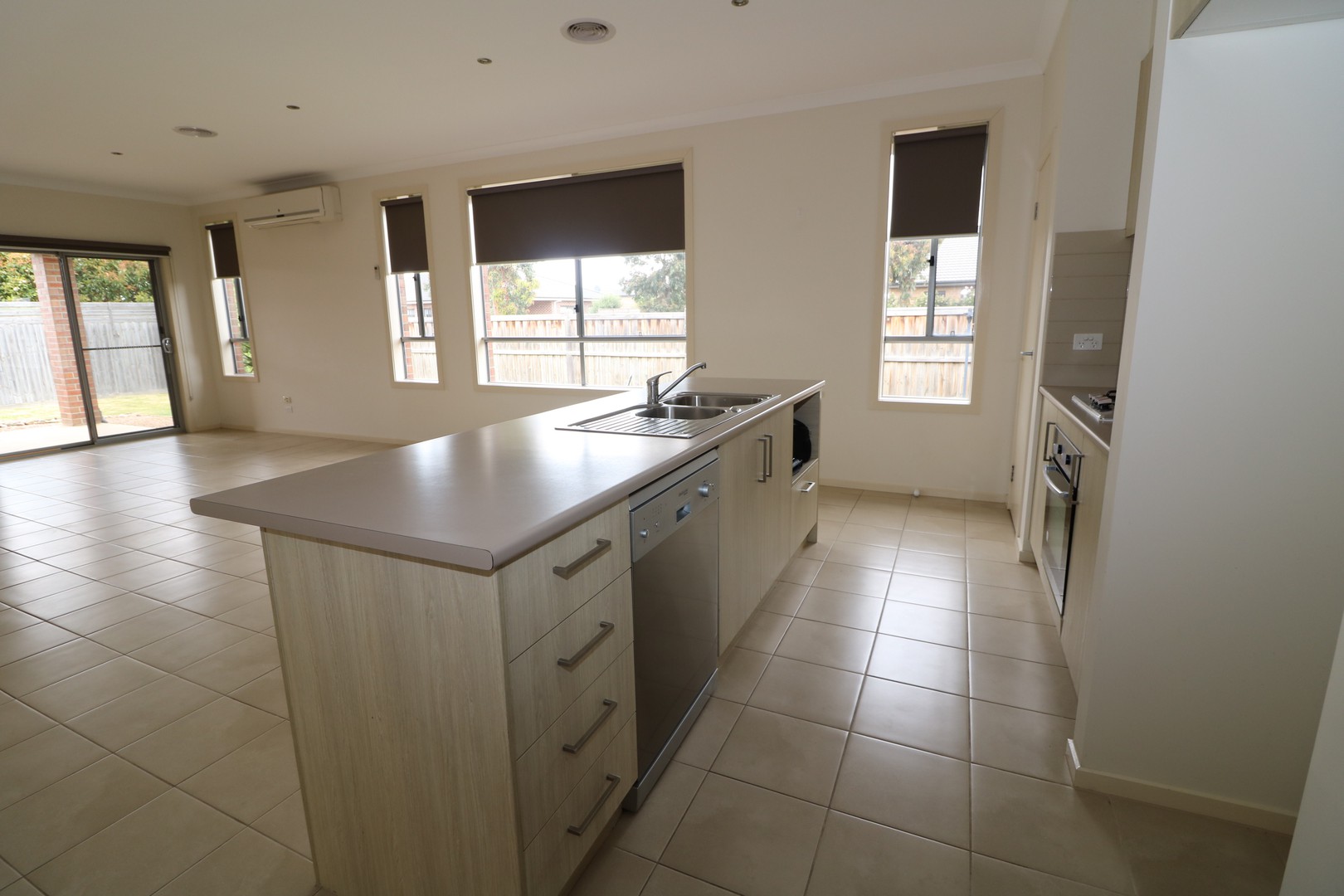 15 Barleycorn Bend, Armstrong Creek, VIC 3217, Armstrong Creek - Thumbnail 2