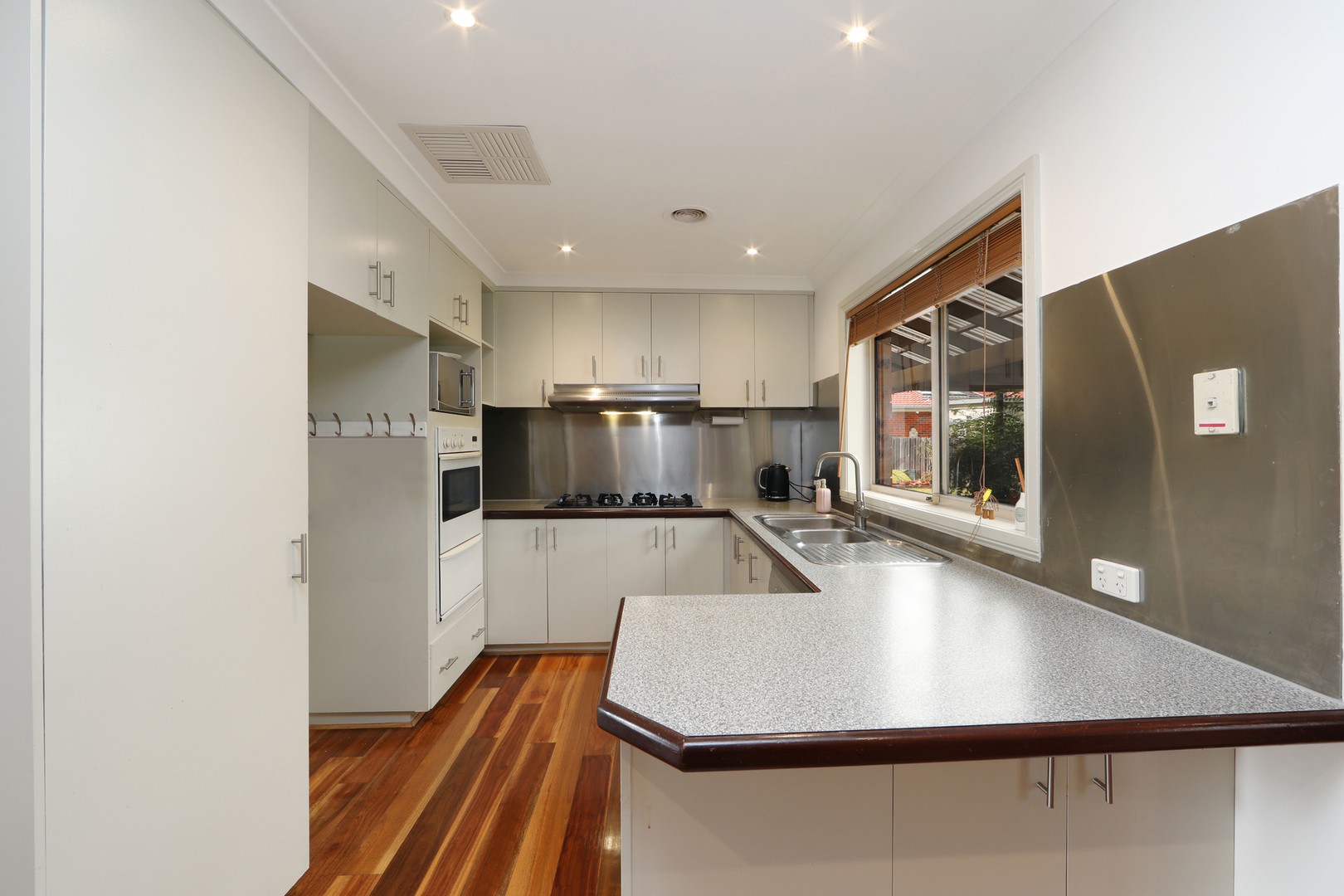 15 Bensam Close, Rowville, VIC 3178, Rowville - Thumbnail 2