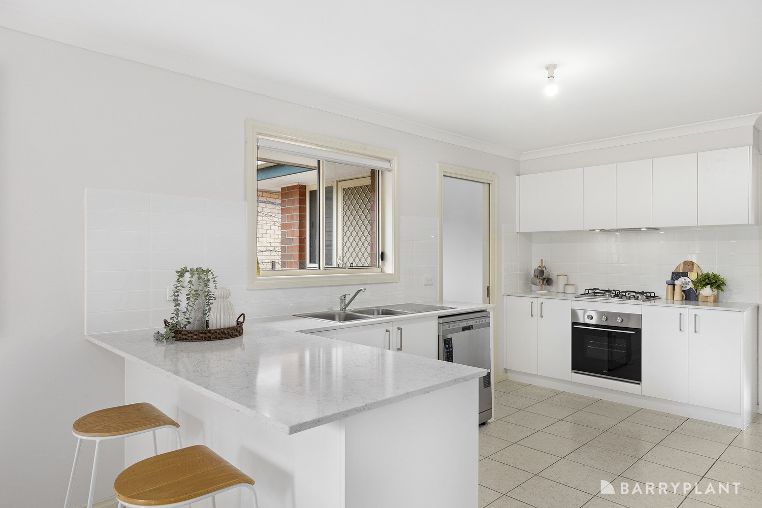 15 Bent Street, Bundoora, VIC 3083 - Thumbnail 2 - 05/08/2025