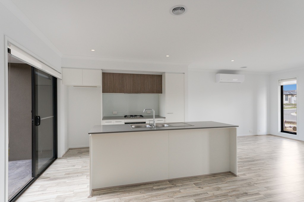 15 Bentons Way, Armstrong Creek, VIC 3217, Armstrong Creek - Thumbnail 2