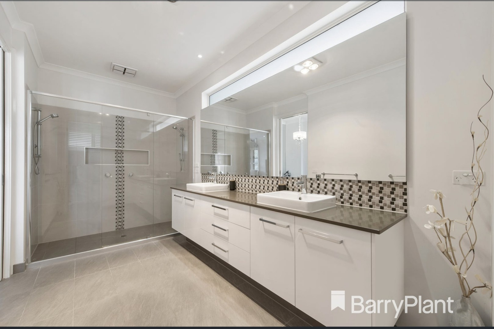 15 Bolwell Street, Werribee, VIC 3030, Werribee - Thumbnail 4