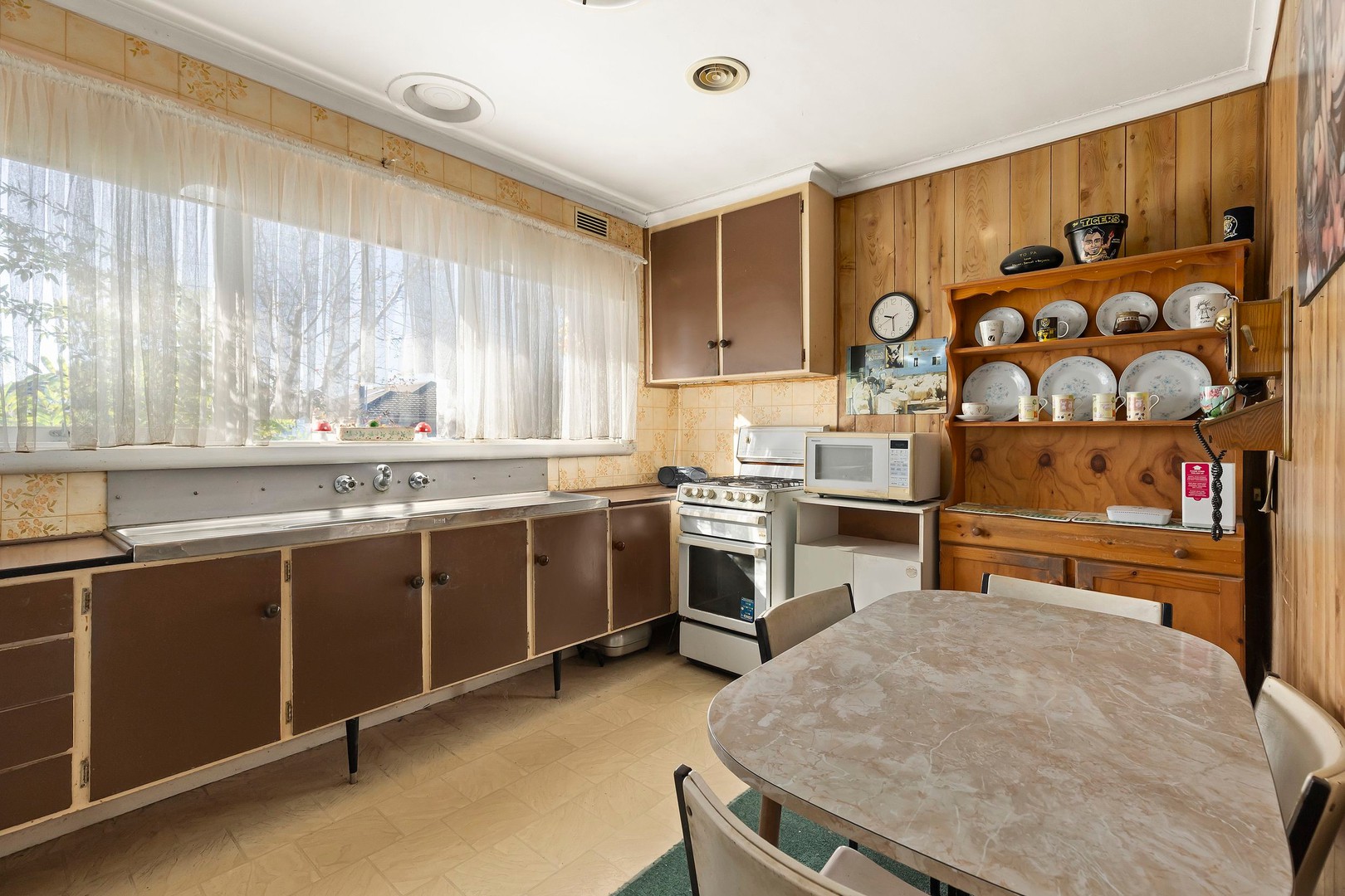 15 Borva Drive, Keilor East, VIC 3033 - Thumbnail 2 - 06/05/2025