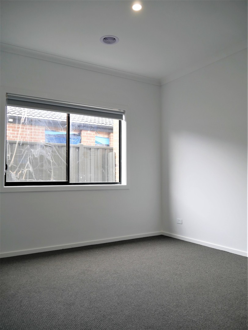 15 Bracknell Crescent, Strathtulloh, VIC 3338, Strathtulloh - Thumbnail 6