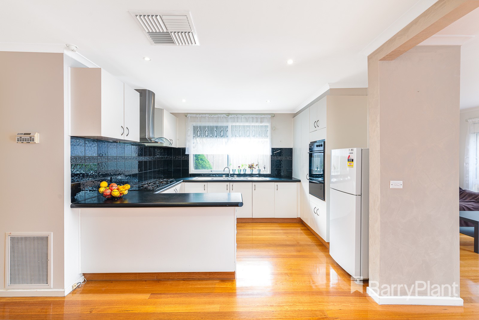 15 Brazil Court, Epping, VIC 3076, Epping - Thumbnail 2