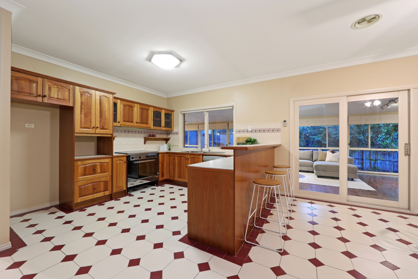 15 Buckingham Drive, Rowville, VIC 3178, Rowville - Thumbnail 4