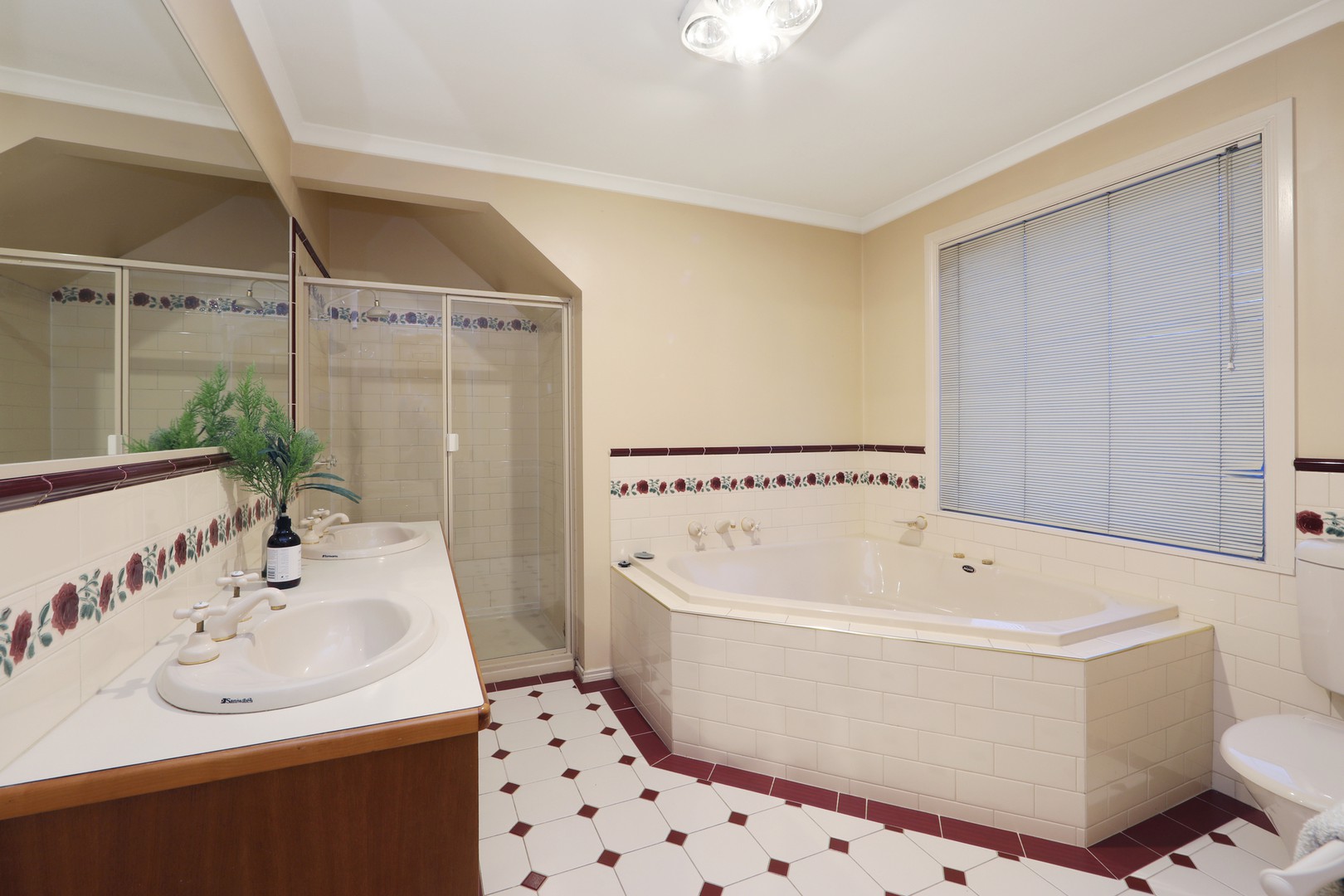 15 Buckingham Drive, Rowville, VIC 3178, Rowville - Thumbnail 7