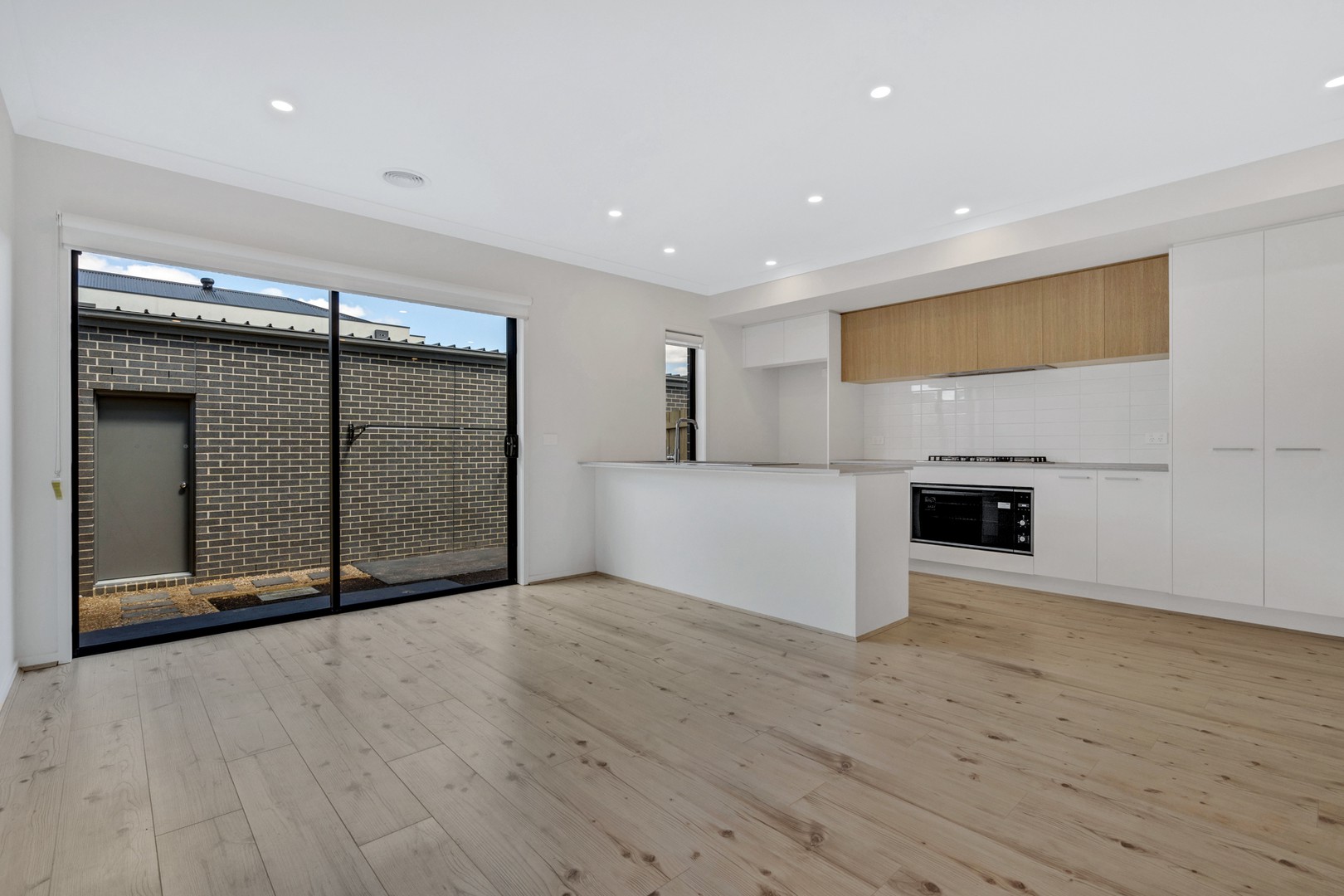 15 Buckleys Walk, Mickleham, VIC 3064, Mickleham - Thumbnail 2